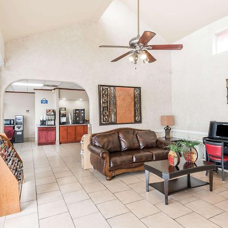 Days Inn By Wyndham San Antonio Splashtown/Att Center Luaran gambar