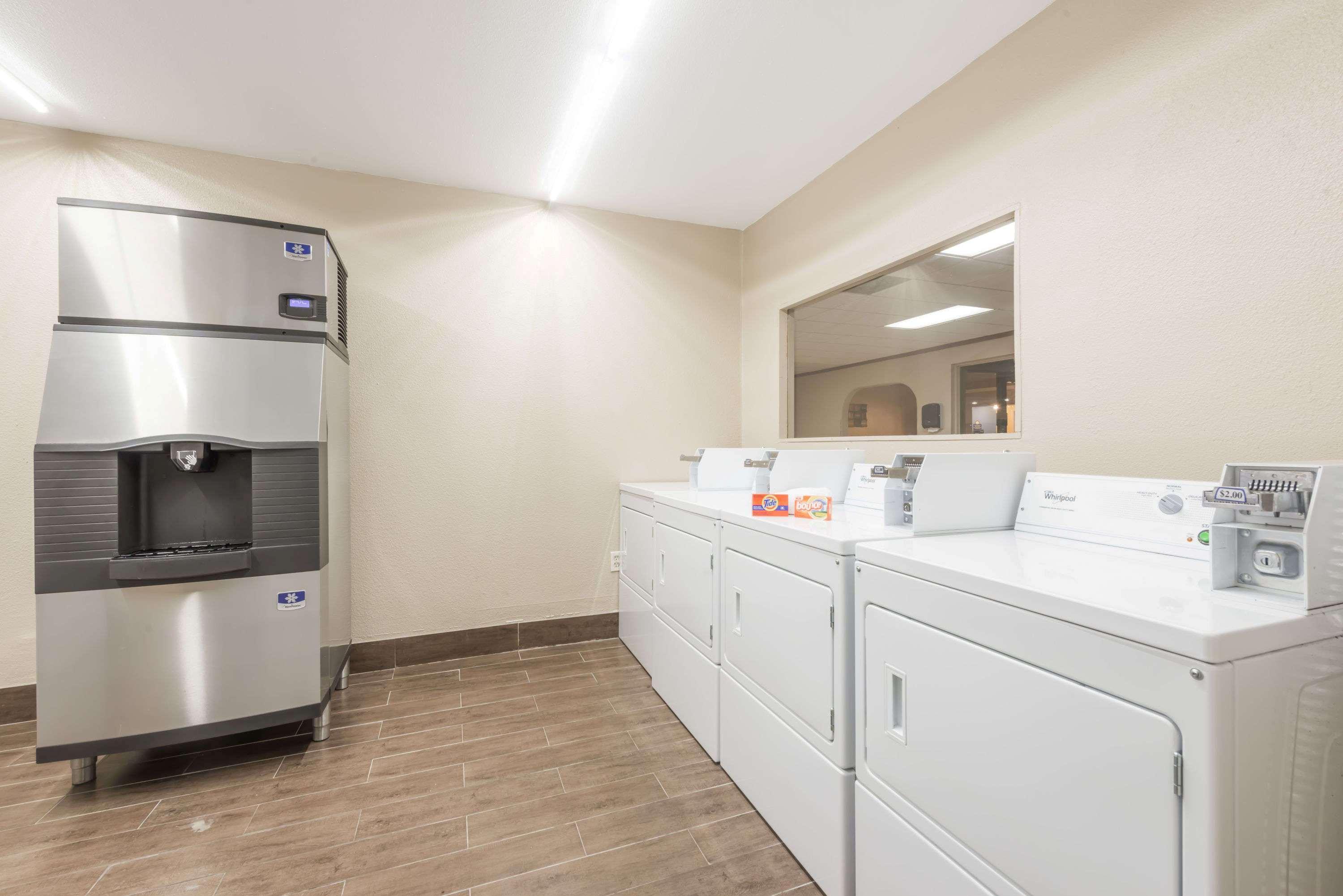 Days Inn By Wyndham San Antonio Splashtown/Att Center Luaran gambar