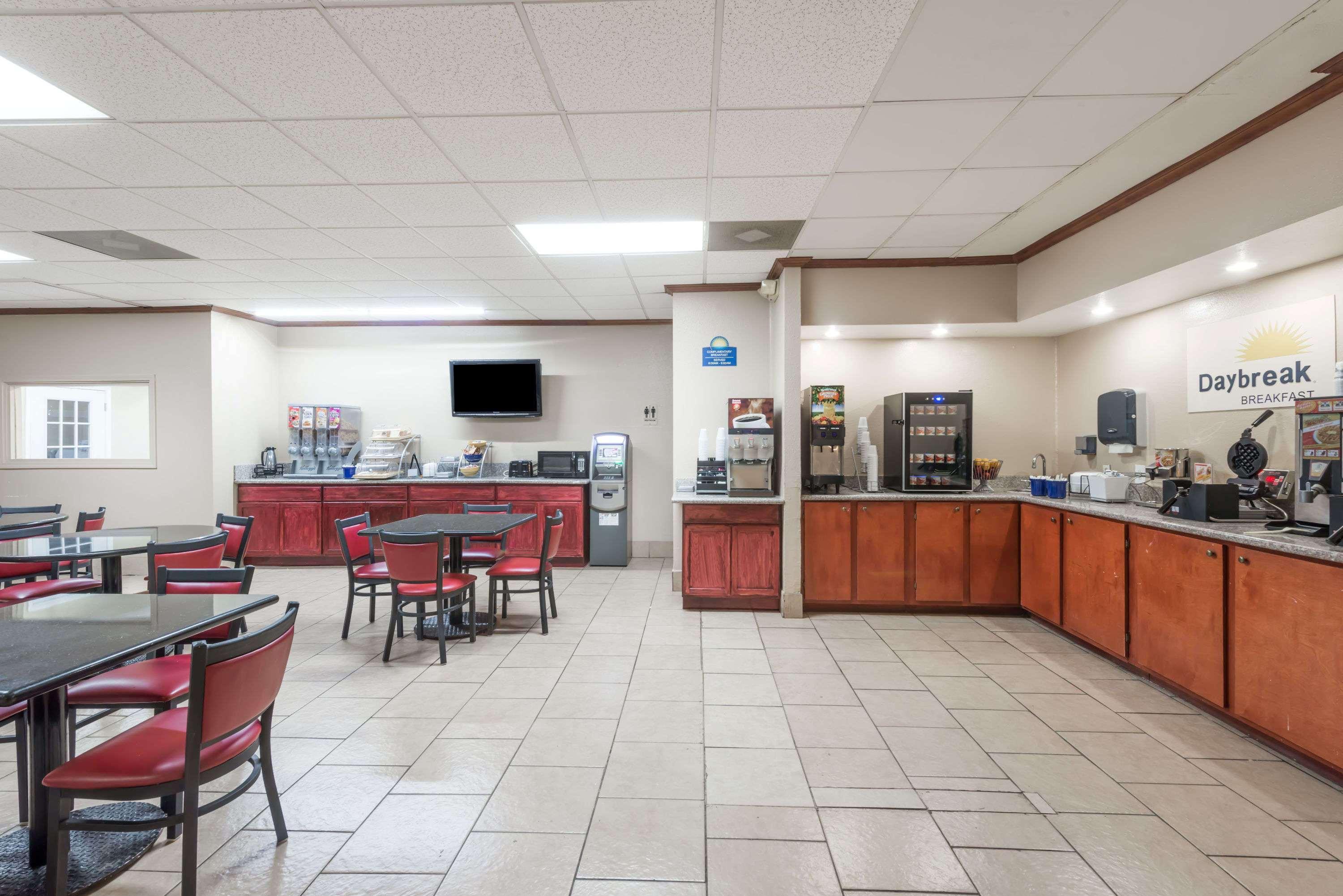Days Inn By Wyndham San Antonio Splashtown/Att Center Luaran gambar