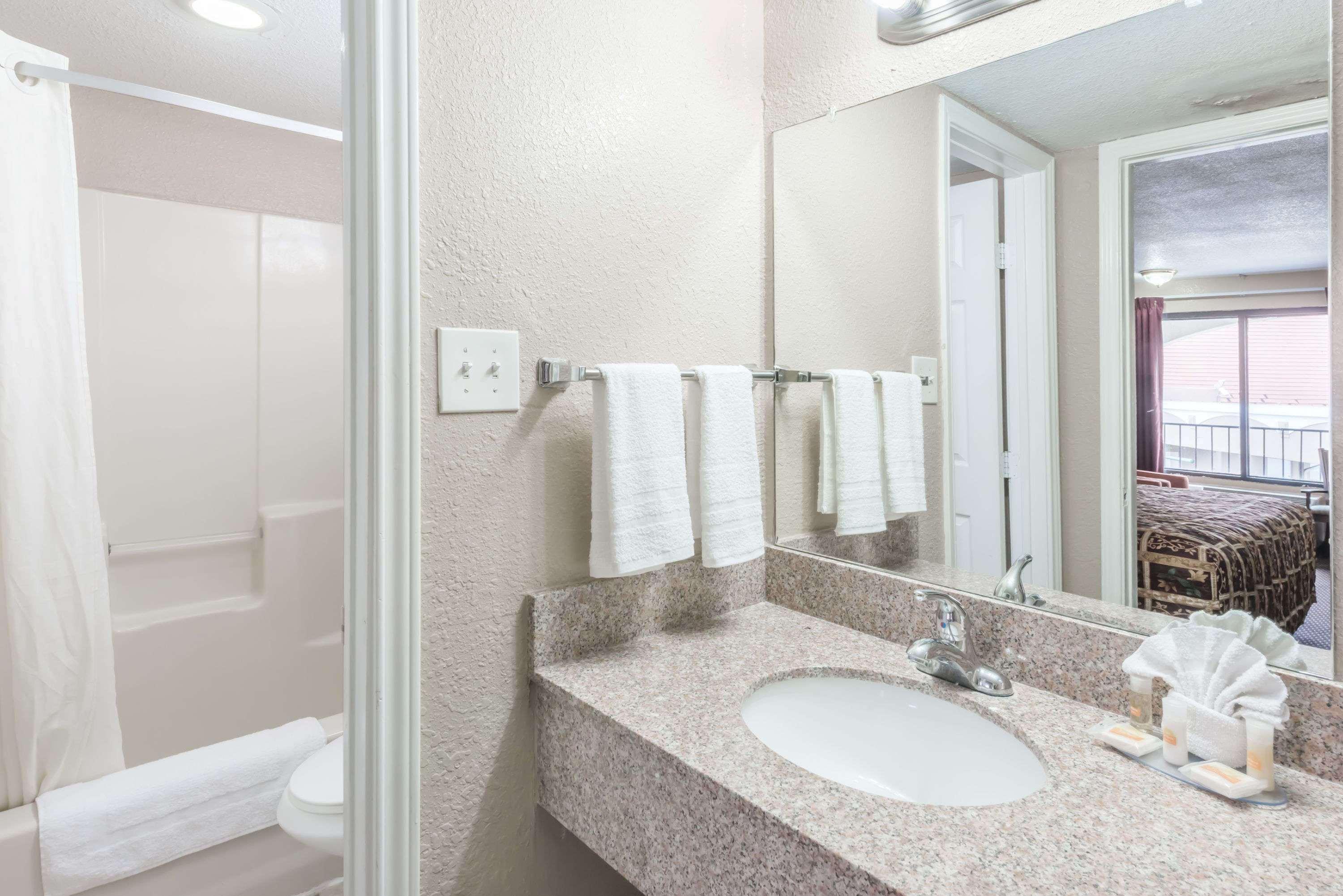 Days Inn By Wyndham San Antonio Splashtown/Att Center Luaran gambar