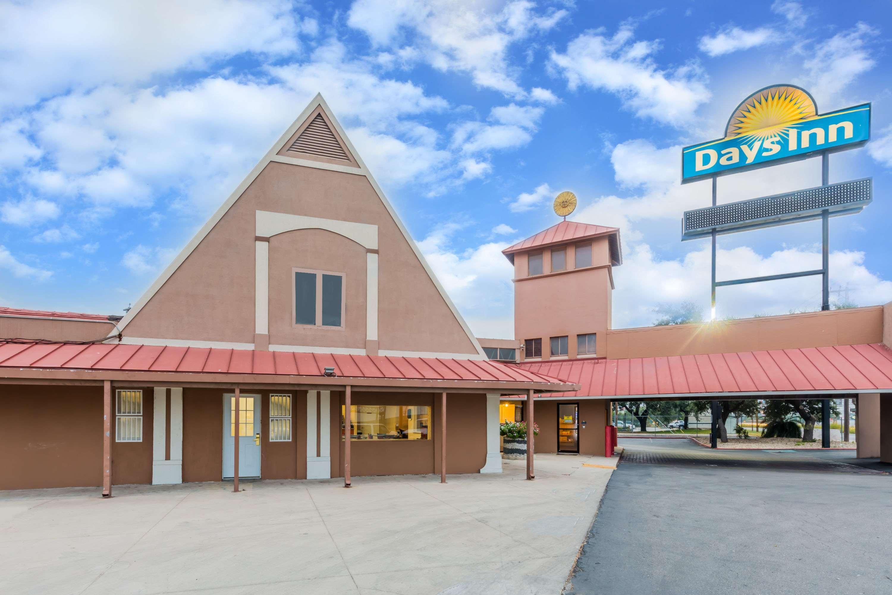 Days Inn By Wyndham San Antonio Splashtown/Att Center Luaran gambar